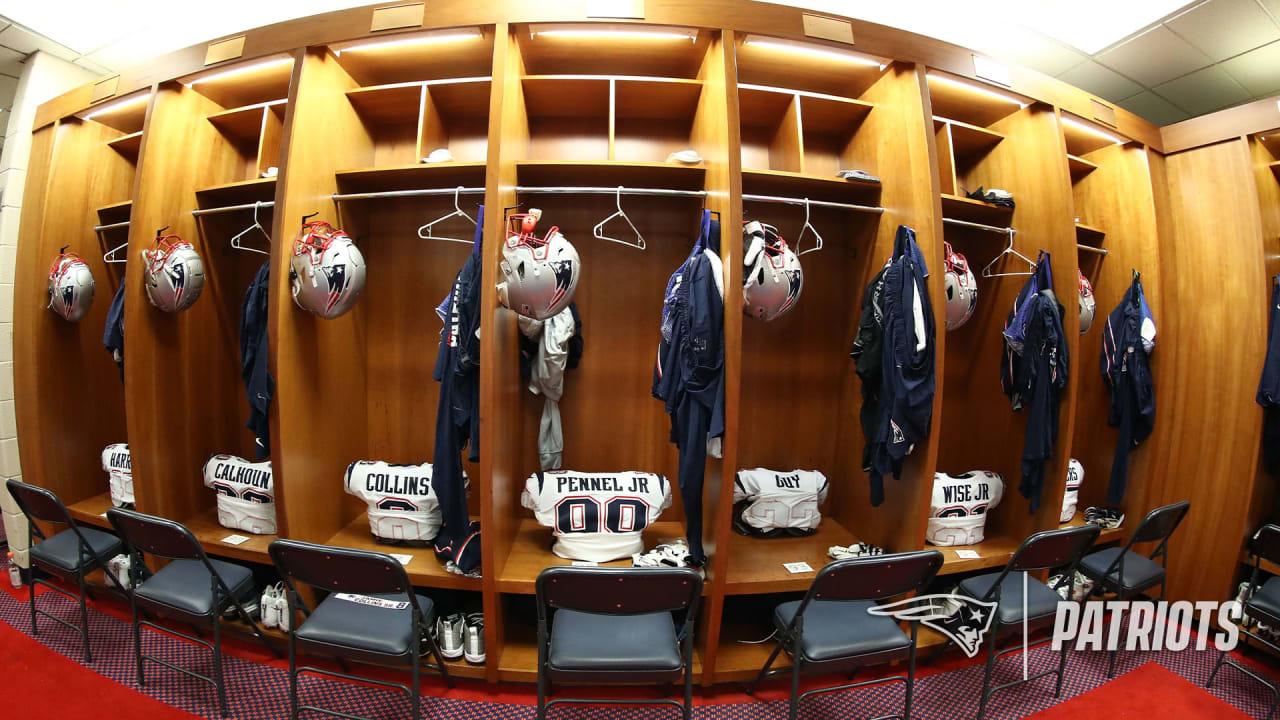 Photos: Pregame Preseason Week 2: Inside The Patriots Locker Room And ...