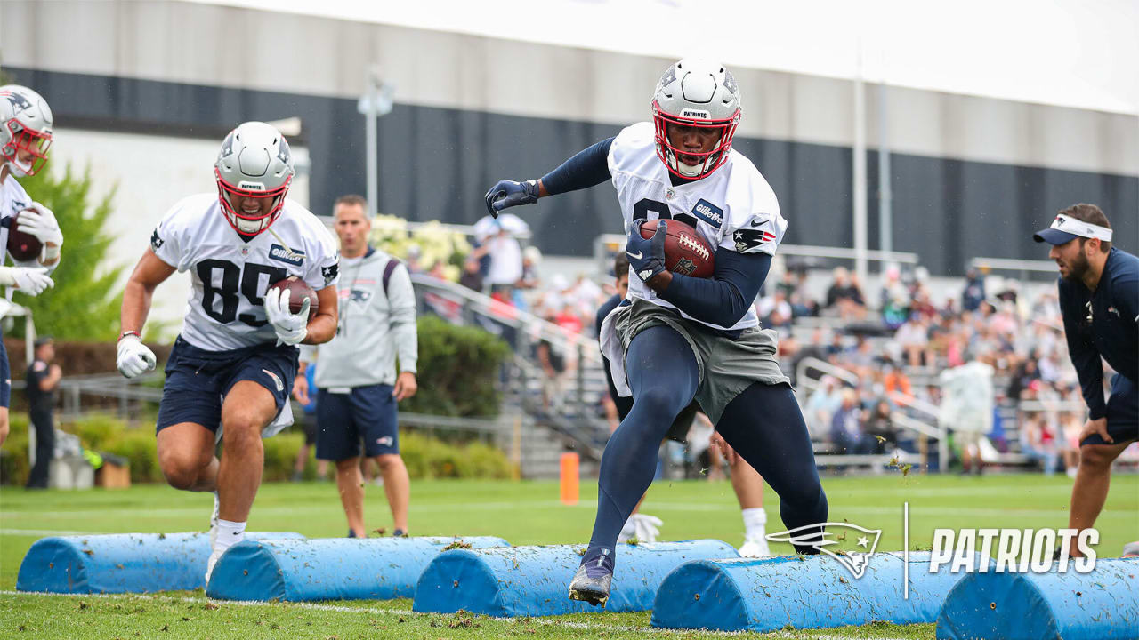 Patriots' Josh Uche trades No. 53 jersey back to Kyle Van Noy 