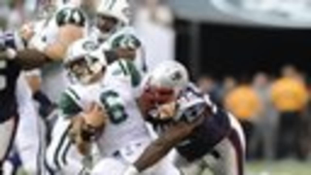 New York Jets' Braylon Edwards catches a pass and runs it into the end zone  during the third quarter of the NFL football game between the Buffalo Bills  and the New York