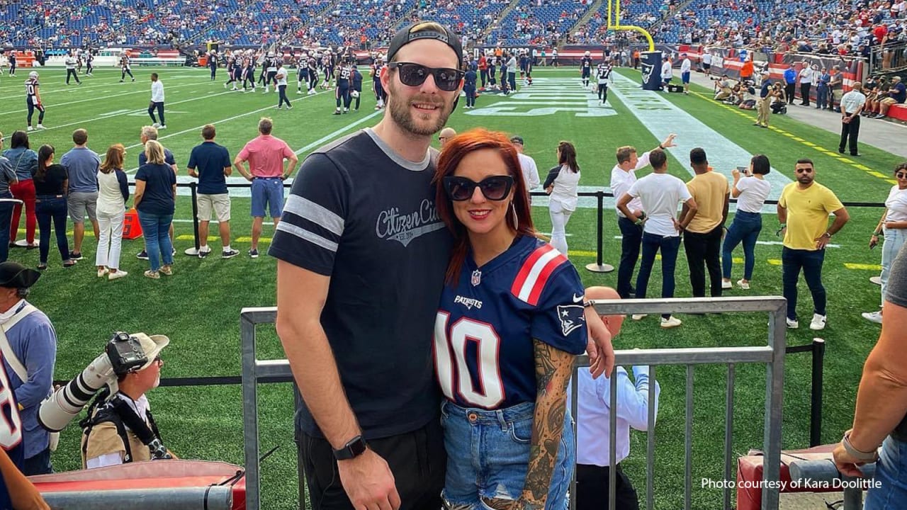 Patriots superfan finds strength from football to fight cancer