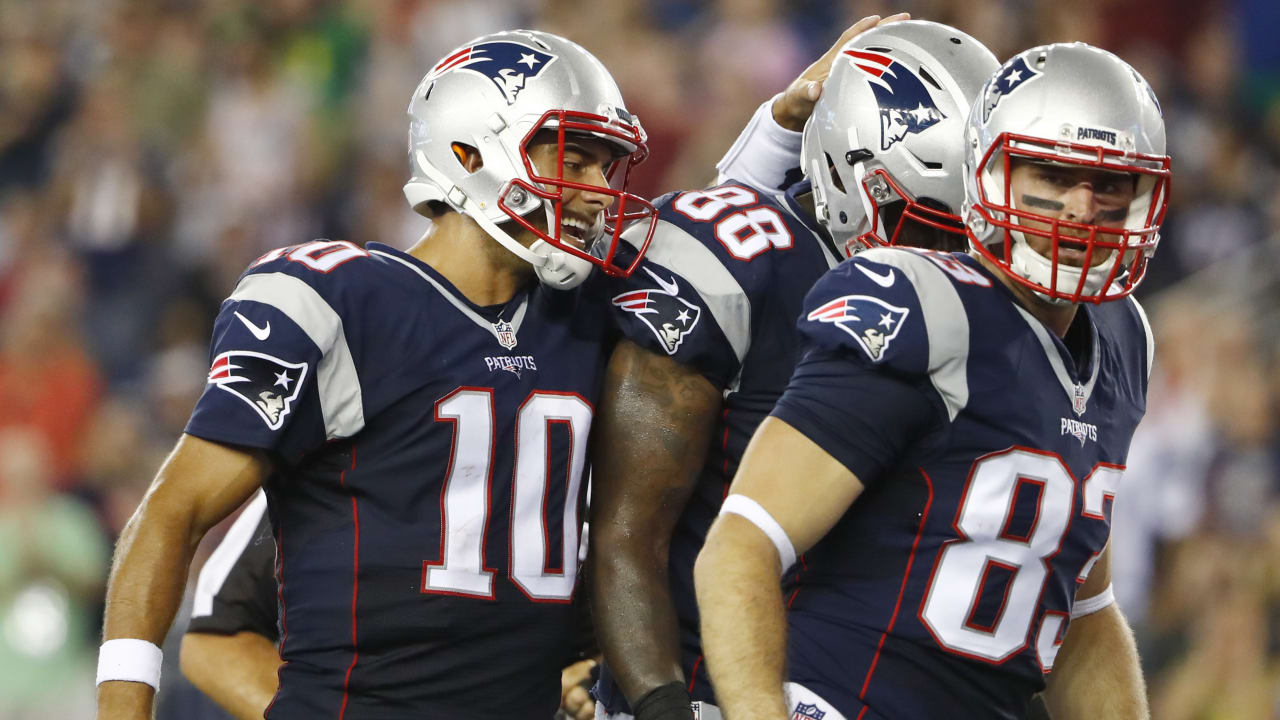 Jimmy Garoppolo mostly solid in debut as Patriots beat Saints