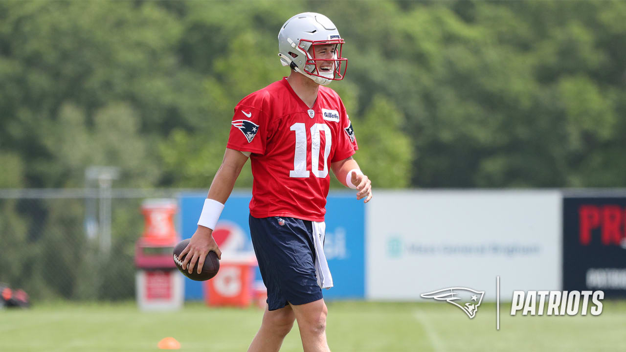 Patriots minicamp Day 1: Mac Jones' near perfect practice, a position  change and rookie standouts – Boston Herald