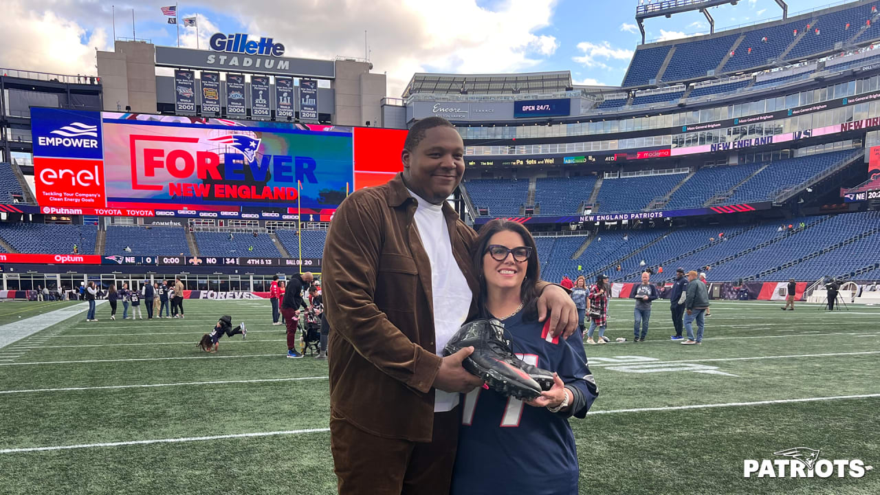 Tom Brady meets young cancer survivor after historic performance