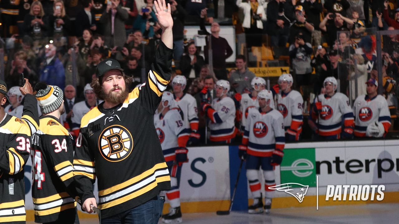 Patriots players take in Bruins game with Tuukka Rask