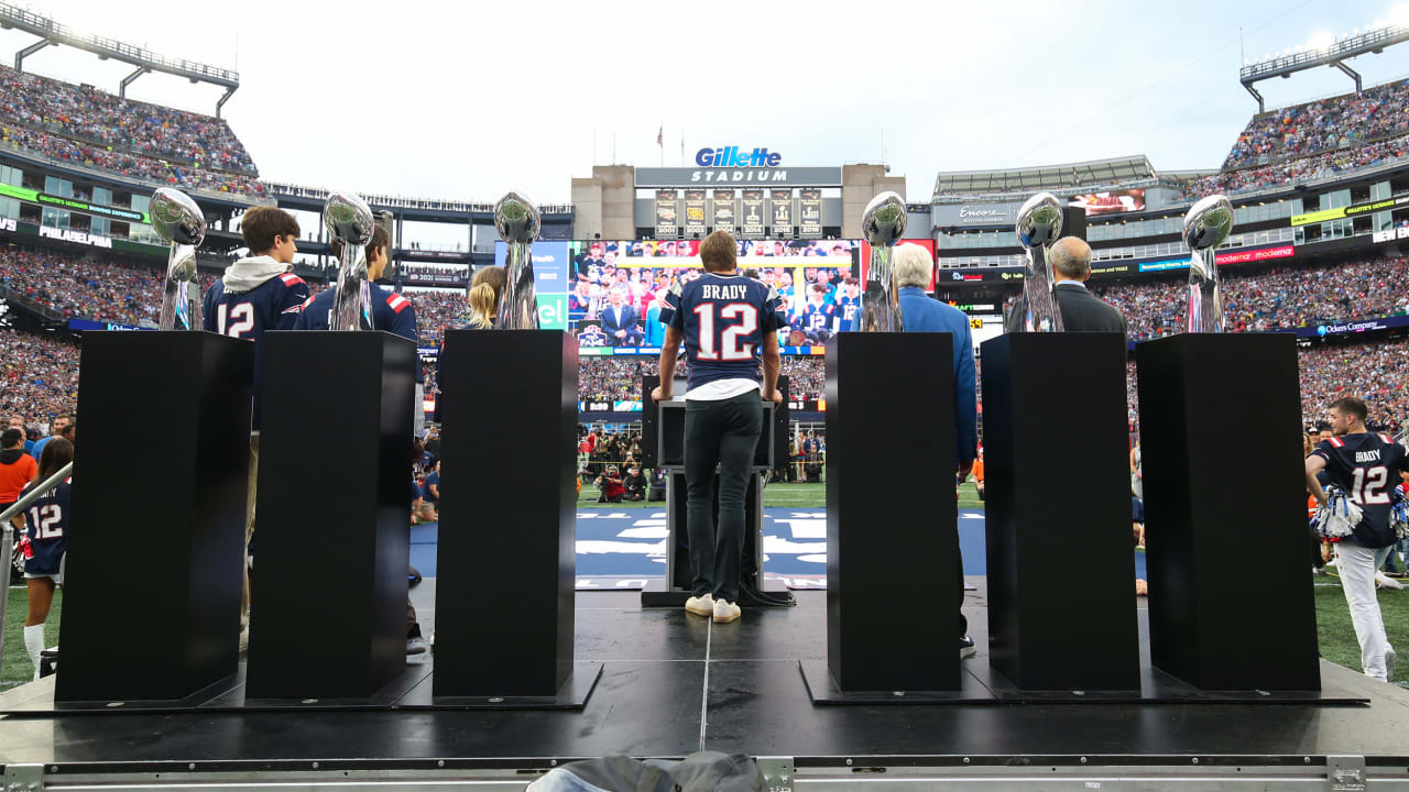 PHOTOS Tom Brady honored at halftime ceremony