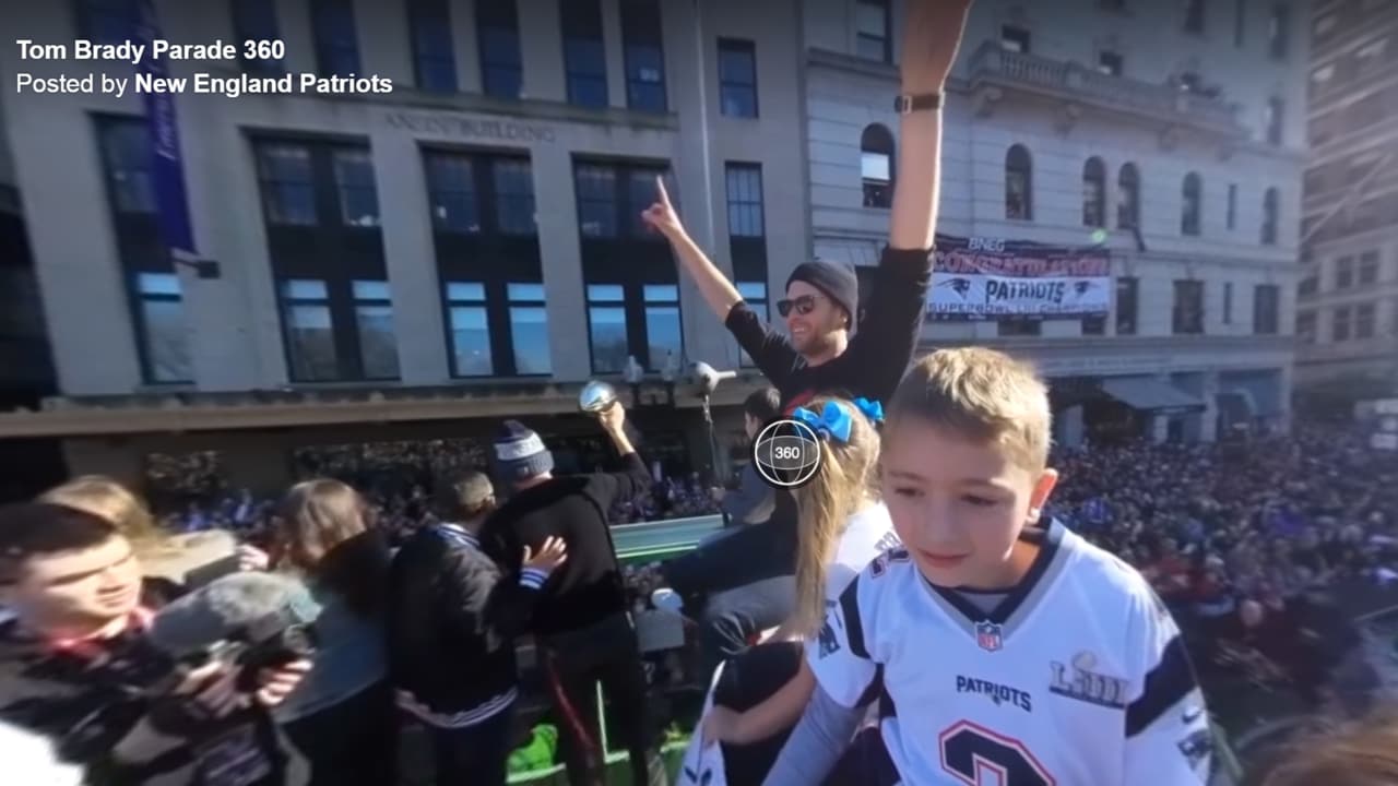 Tom Brady At Super Bowl Parade Sweatshirt 