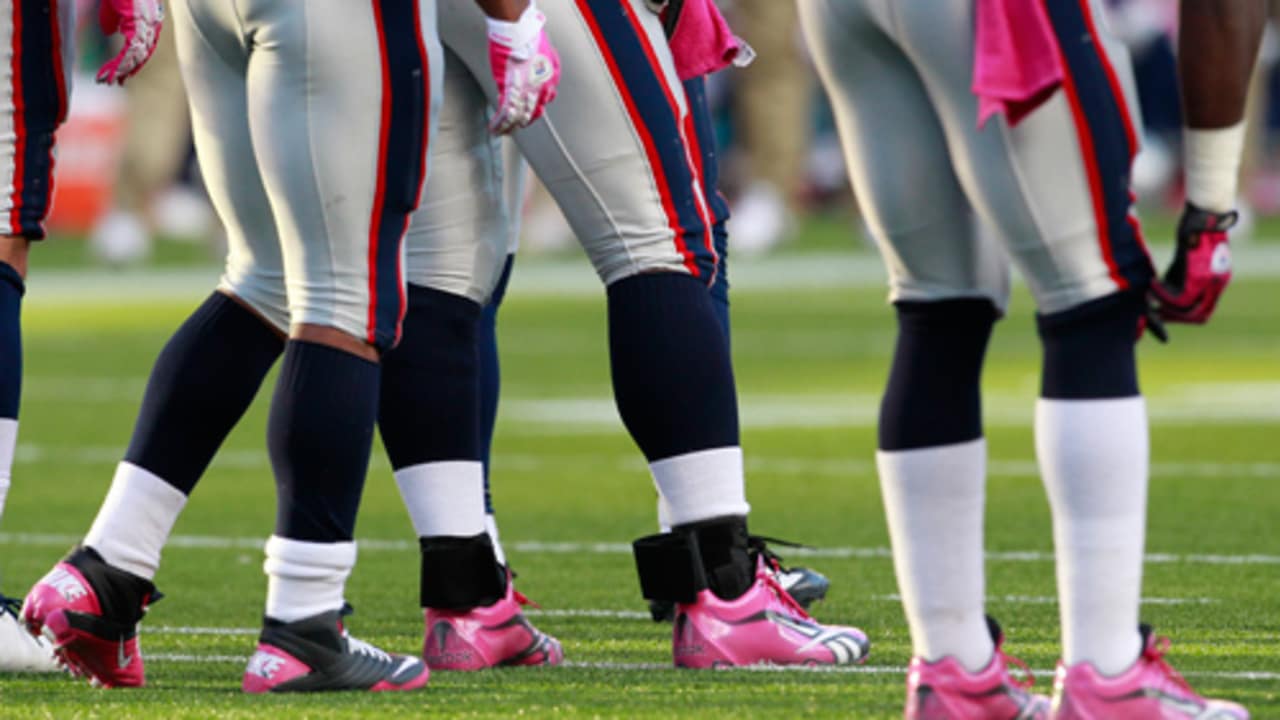 NFL Players Turn Out In Support of Breast Cancer Awareness Month