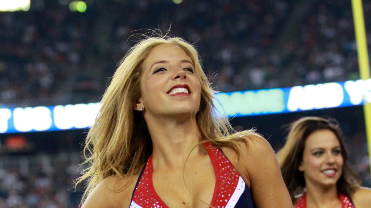 2015 Patriots Cheerleaders: Lisamarie