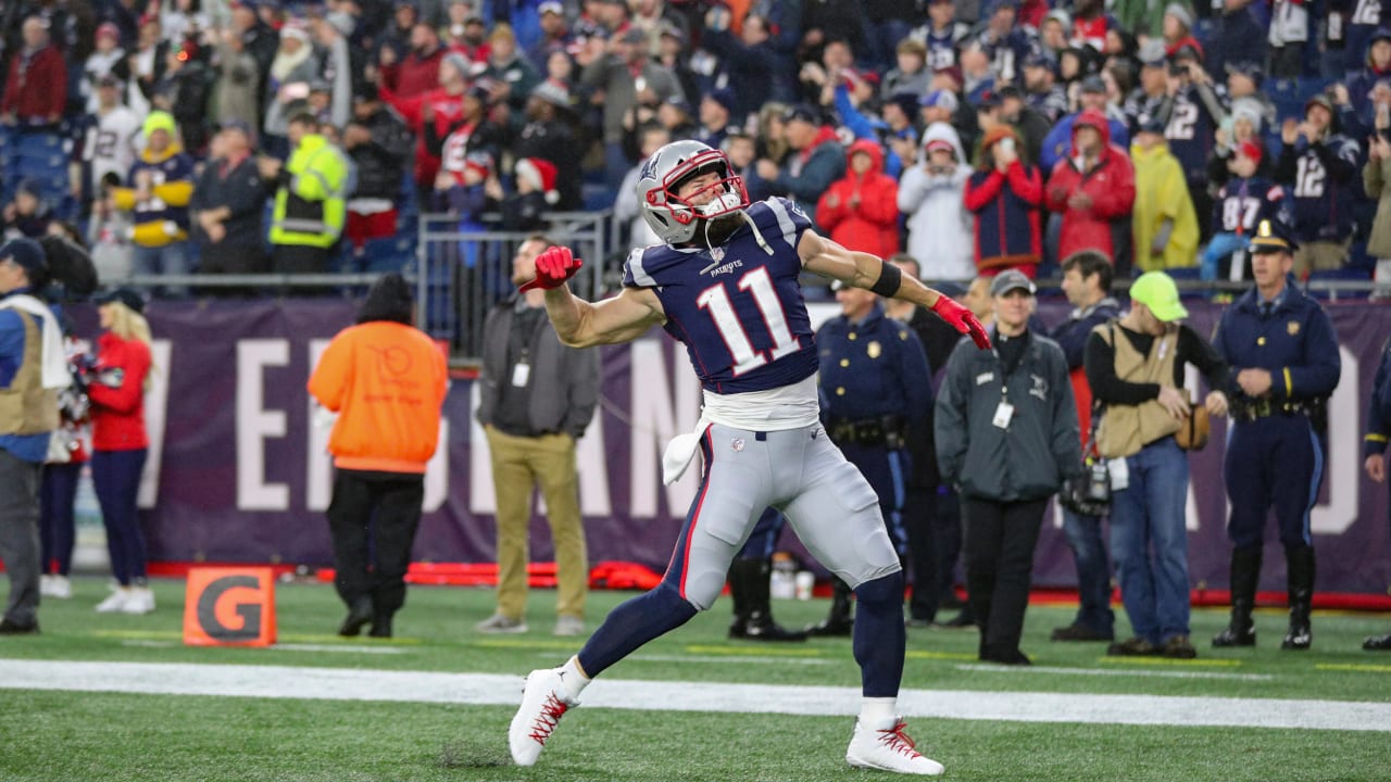 Patriots celebrate legend Julian Edelman during halftime ceremony