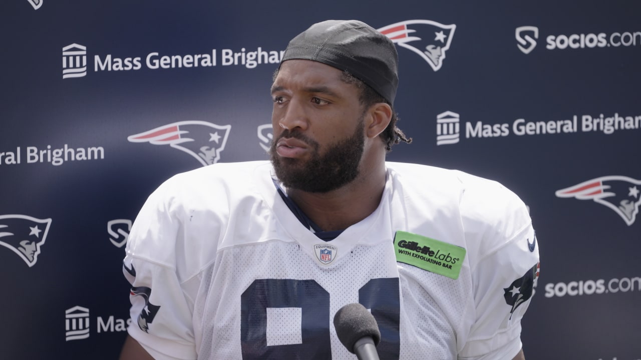 FOXBOROUGH, MA - AUGUST 16: New England Patriots outside linebacker Matt  Judon (9) during a joint practice between the New England Patriots and the  Carolina Panthers on August 16, 2022, at the