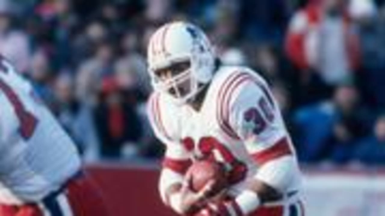 Former Pats RB Tatupu dead at 54