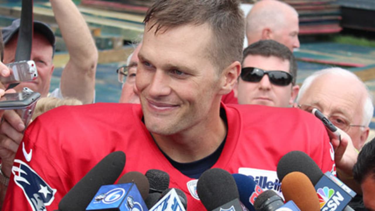 Tom Brady cuts short Boston radio interview after host takes a