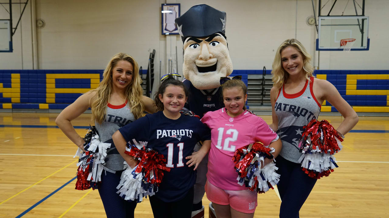 Patriots Cheerleaders participate in Papa Gino's Pizza and Pom Poms