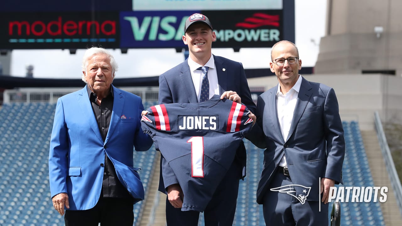 With Mac Jones selection, Patriots' post-Brady era starts now - Sports  Illustrated