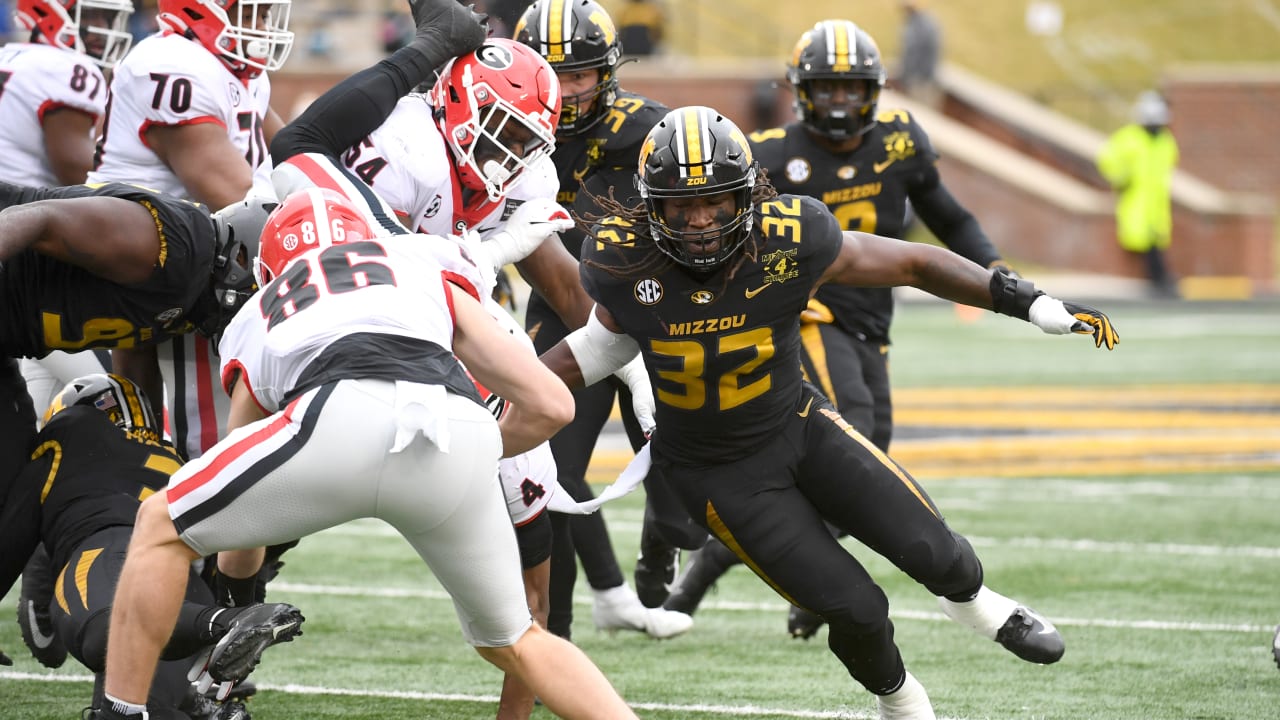 טוויטר \ PFF College בטוויטר: LB Nick Bolton paced Missouri with a 91.4  overall grade and 54 defensive stops 