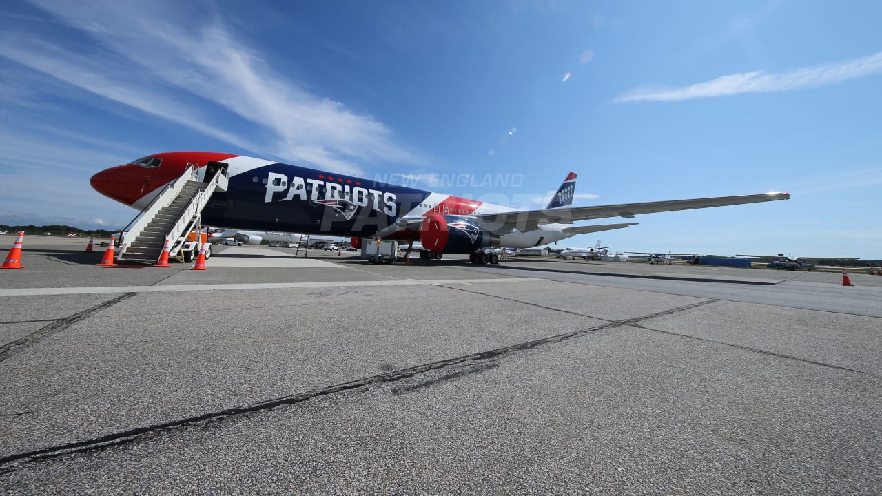 New England Patriots plane stops at Burlington airport