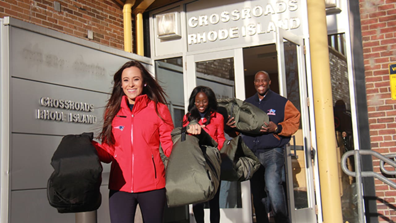 Patriots donate convertible coats to homeless in Worcester