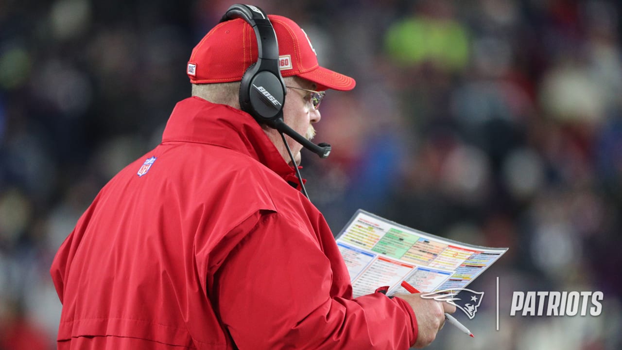 Kansas City Chiefs' Andy Heck evaluates offensive tackle position