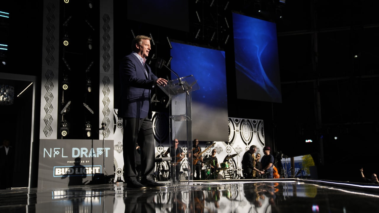 Lazar's Final Patriots Mock Draft the Pats Make a Surprising Trade for