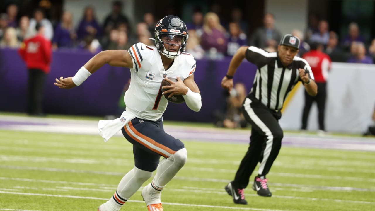 NFL: Justin Fields, Bears score 23 straight to beat Patriots - Los