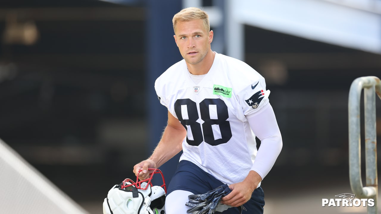 BREAKING NEWS: Patriots Signing TE Mike Gesicki 