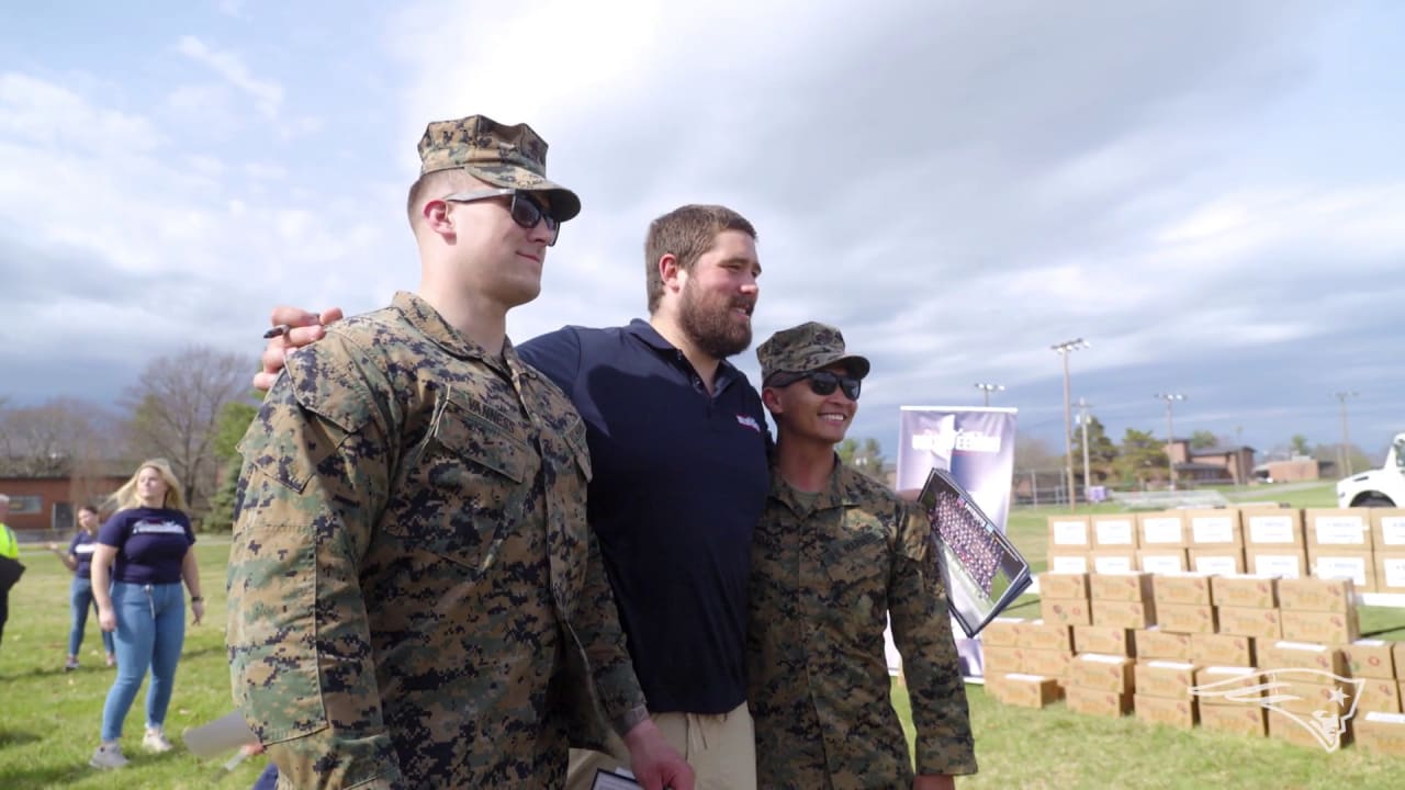 DVIDS - Images - Players from the Atlanta Falcons visit Soldiers