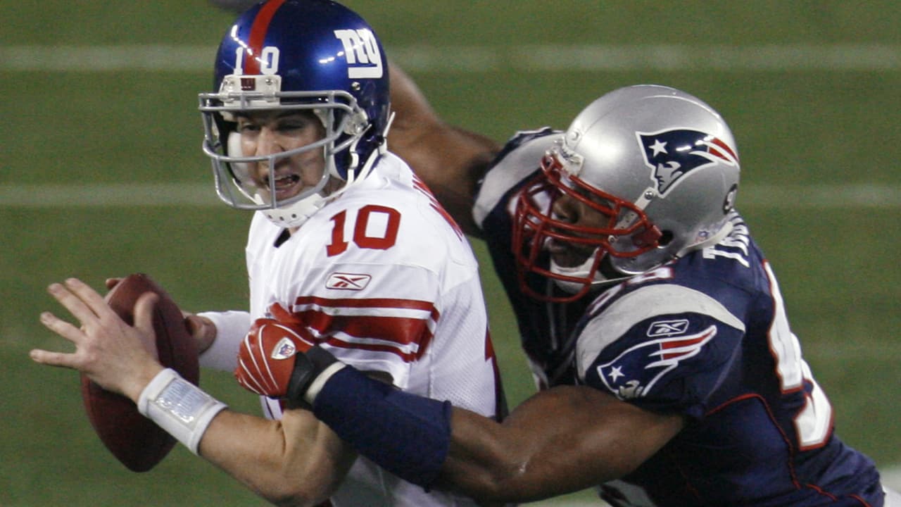 New England Patriots Matt Cassel give the signal for a first down in the  fourth quarter against the New York Jets at Giants Stadium in East  Rutherford, New Jersey on September 14