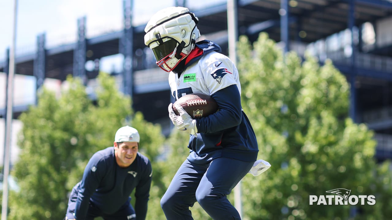 Chargers' Backfield Gets Boost With Ezekiel Elliott Acquisition