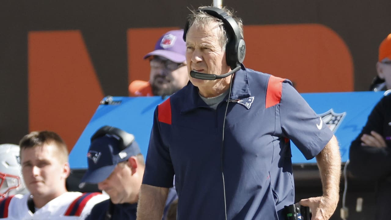 Patriots bury Browns, Belichick ties Halas