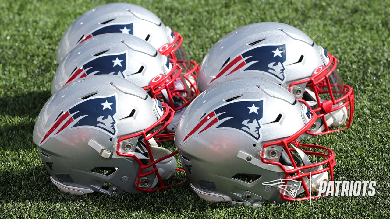 NFL Concept Helmets - PATRIOTS  Football helmets, New nfl helmets,  Football helmet design