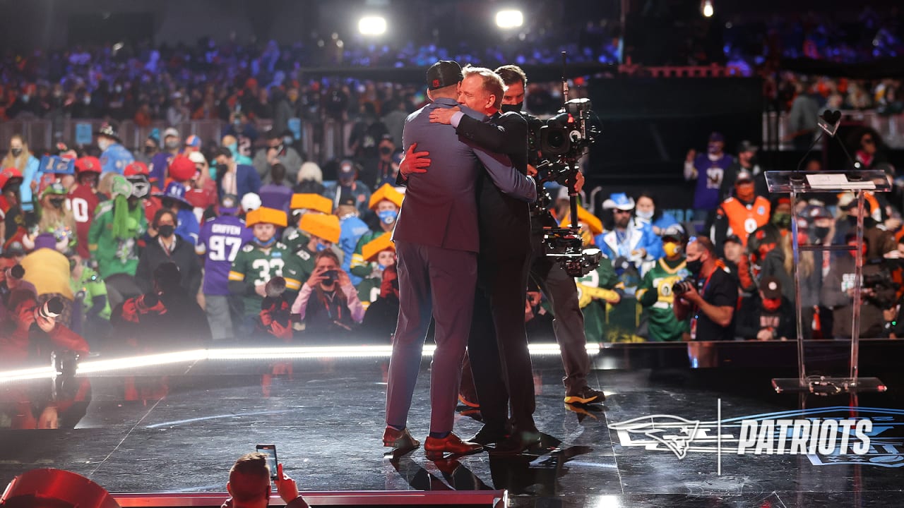 Boston College guard Zion Johnson, Everett safety Lewis Cine selected in  first round of NFL Draft - The Boston Globe