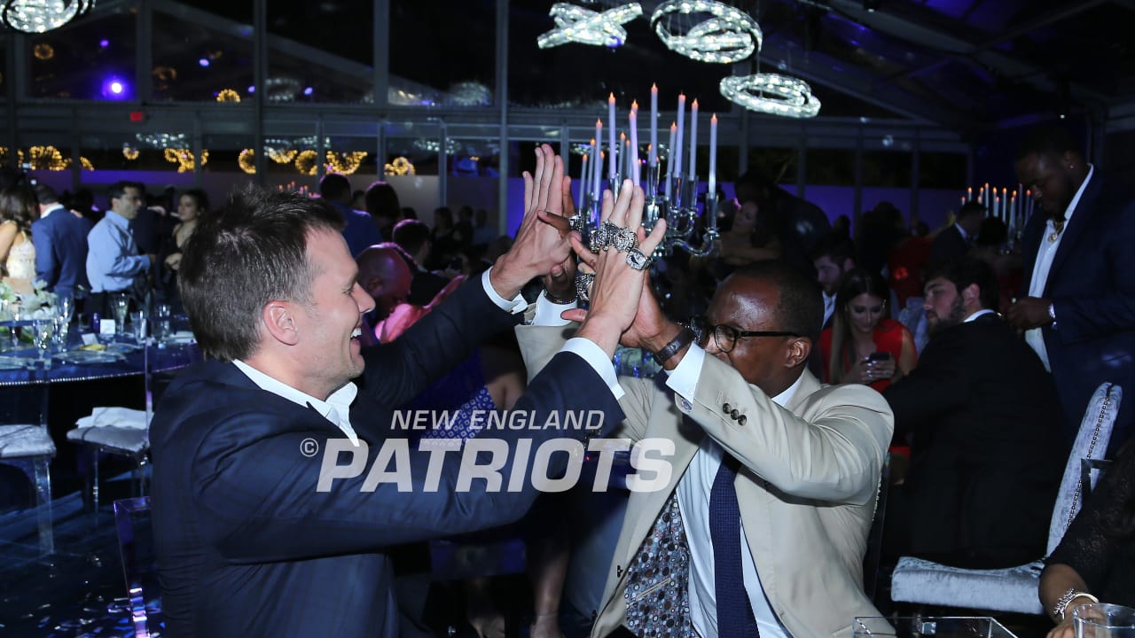 New England Patriots Banner Ceremony: Rob Gronkowski, Robert Kraft unveil Super  Bowl LIII flag (video) 