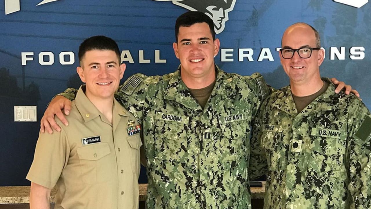 Joe Cardona gets promoted to lieutenant in Navy before practice