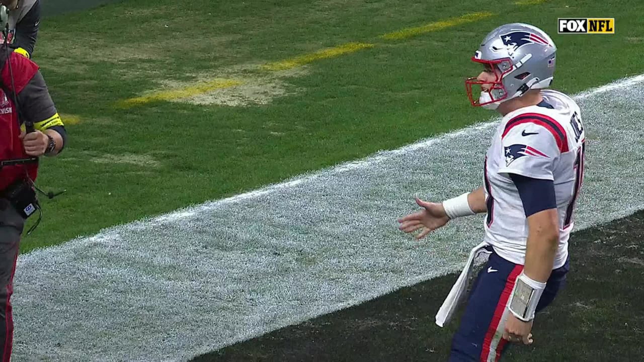 New England Patriots wide receiver Jakobi Myers' two-point-conversion catch  extends the Pats' lead to seven points in the fourth quarter