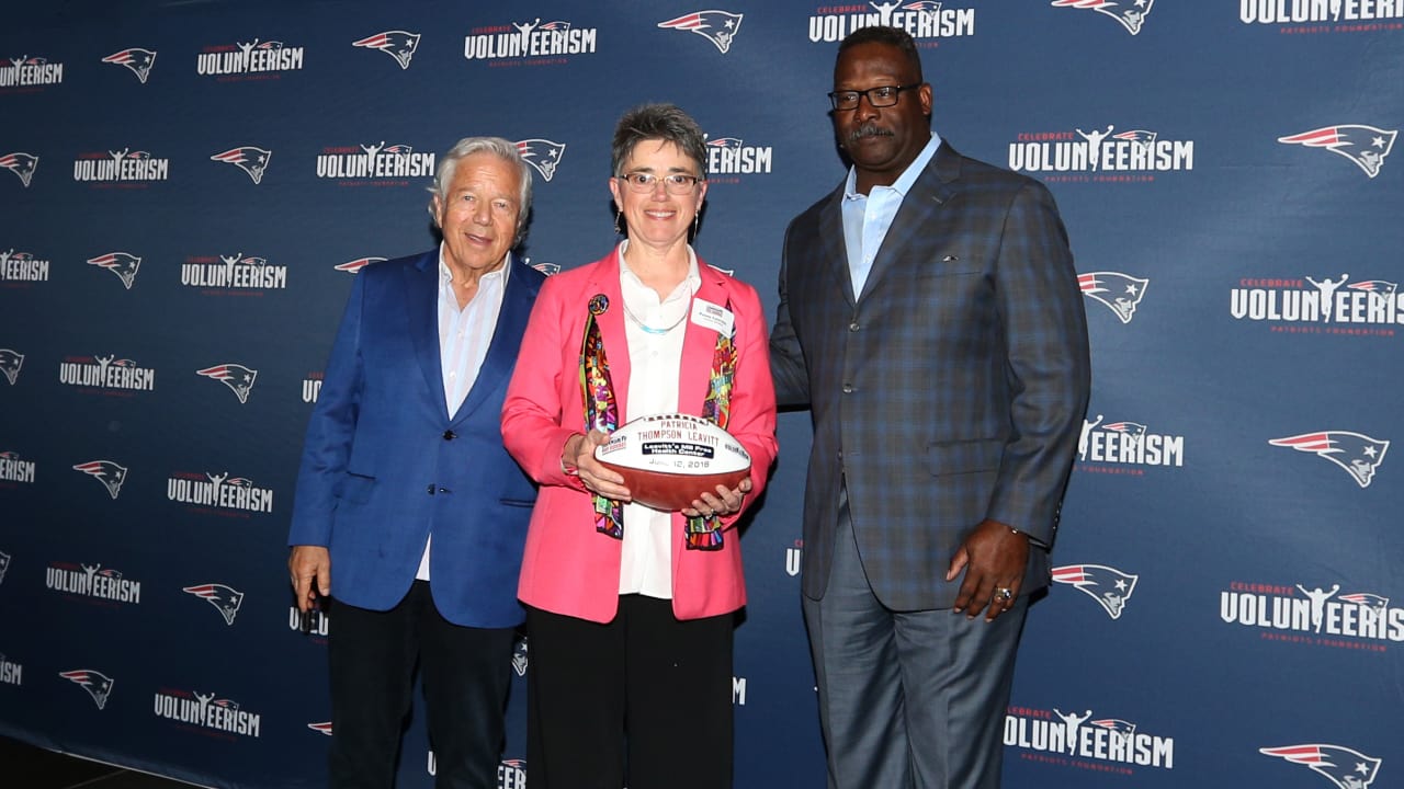 Robert Kraft surprises Maine 10-year-old with Super Bowl tickets