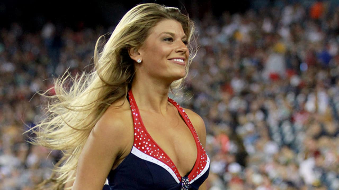 The Cowboys' cheerleader goes viral after Sunday's massive win