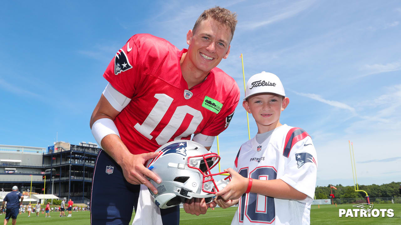 Mac Jones enjoys full circle moment meeting Boston Children's Hospital patient