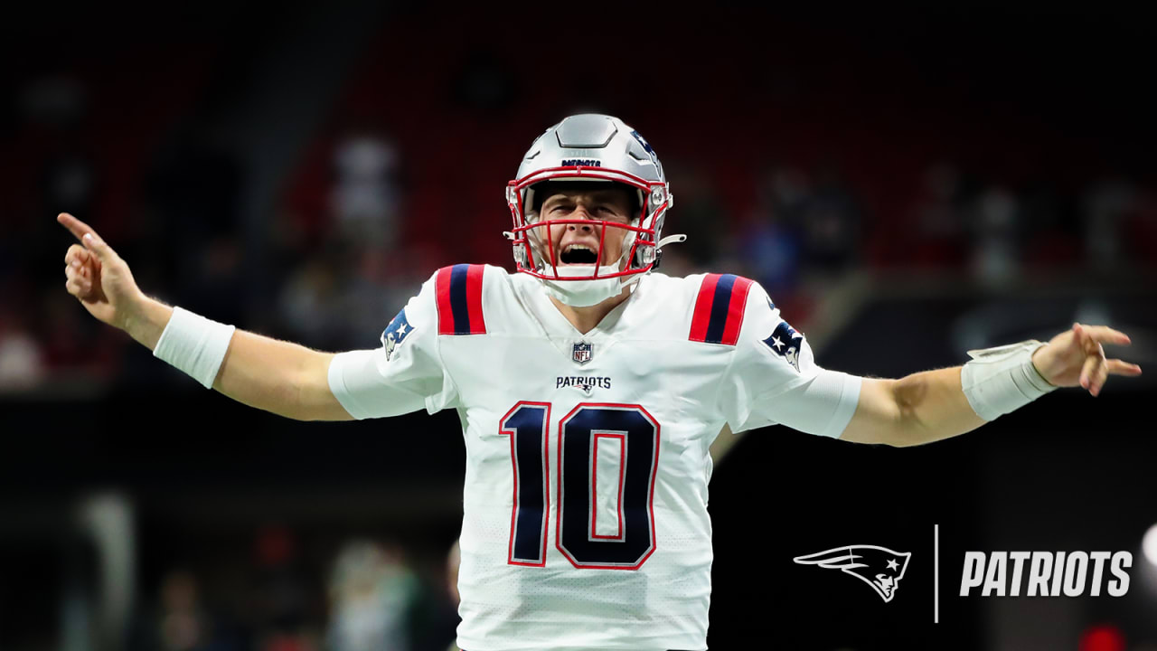NFLカードl Universe PMG他 Mac Jones NFL Amazon.com: 2023 Score NFL #280 Mac Jones New England