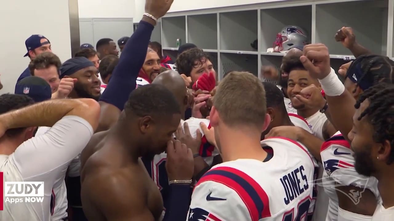 AFC Wild Card: Colts celebrate in locker room after win (Video)