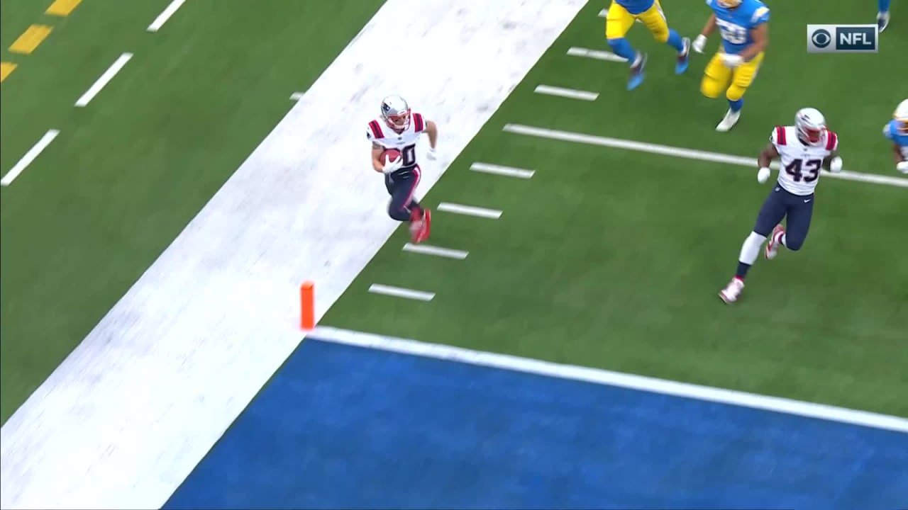 Gunner Olszewski's 70-yard punt return touchdown extends Patriots' lead  over Chargers - ESPN