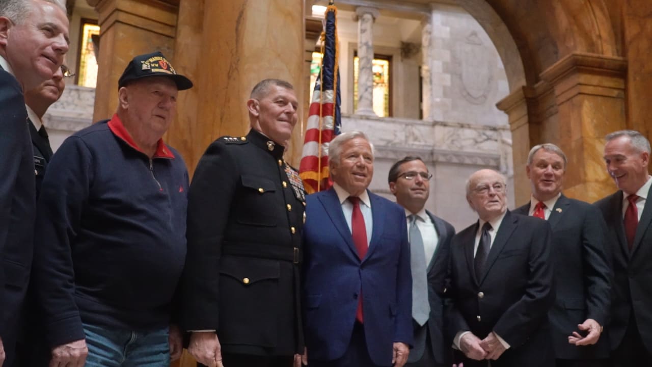 Robert Kraft receives Marine Corps Reserve Association's GungHo