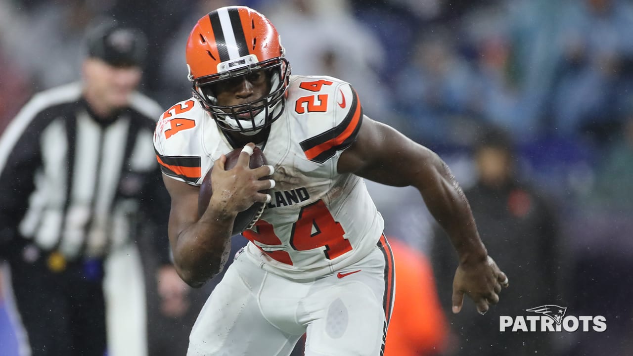 Browns' Nick Chubb picking up yards, admirers with every run