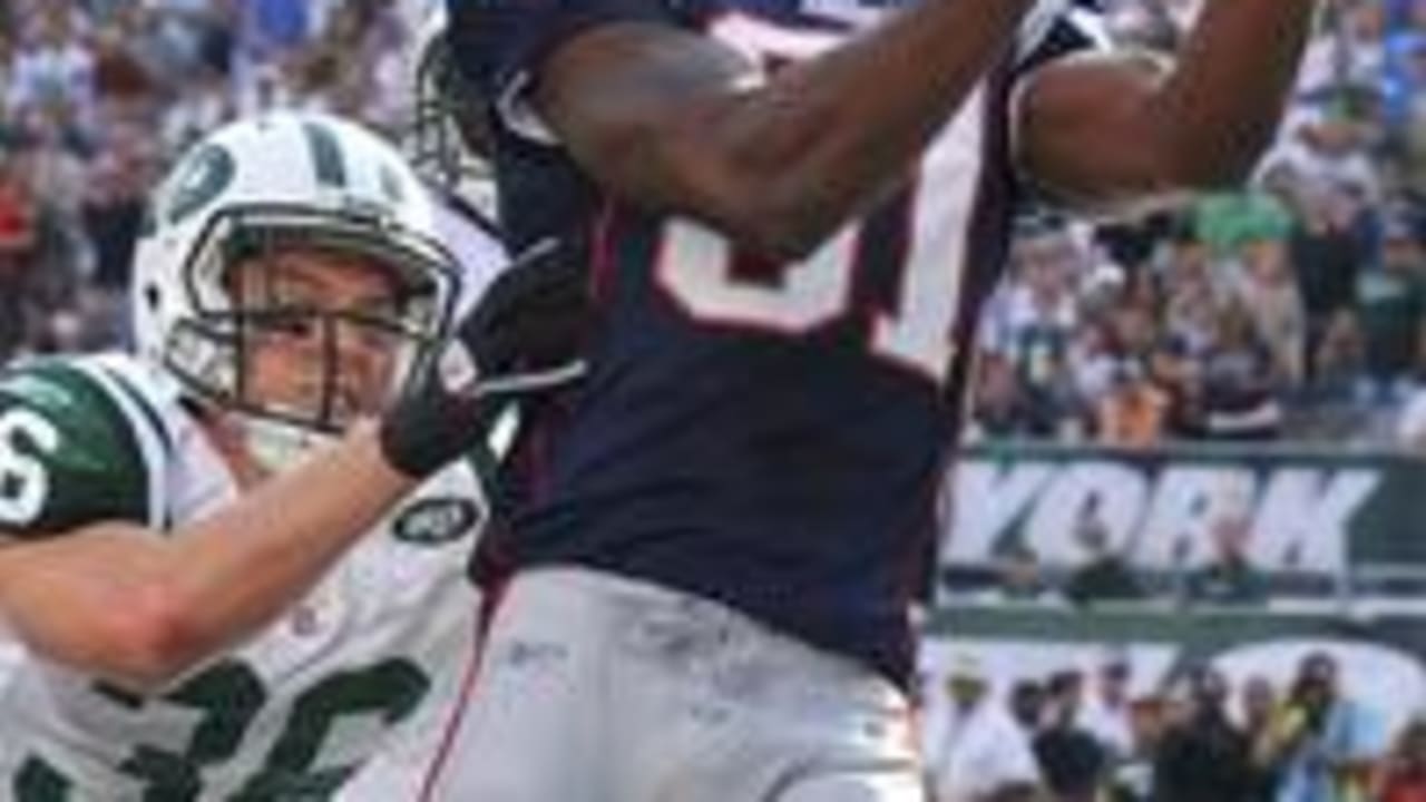 New York Jets Darrelle Revis watches New England Patriots Randy