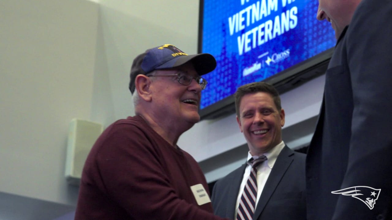 Titans surprise Vietnam veteran with new wheelchair during Chiefs game