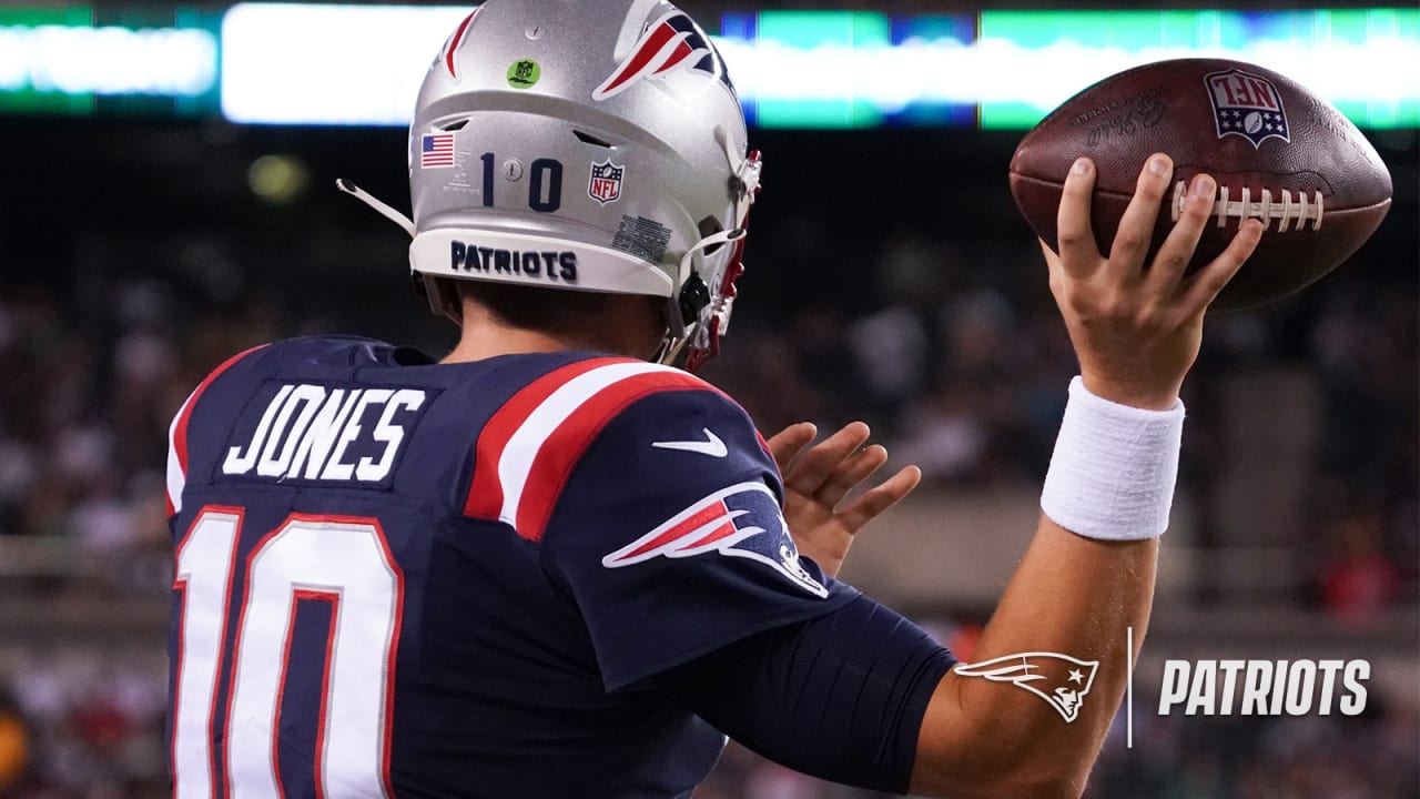 Patriots QB Mac Jones has NFL's 2nd-best selling jersey heading