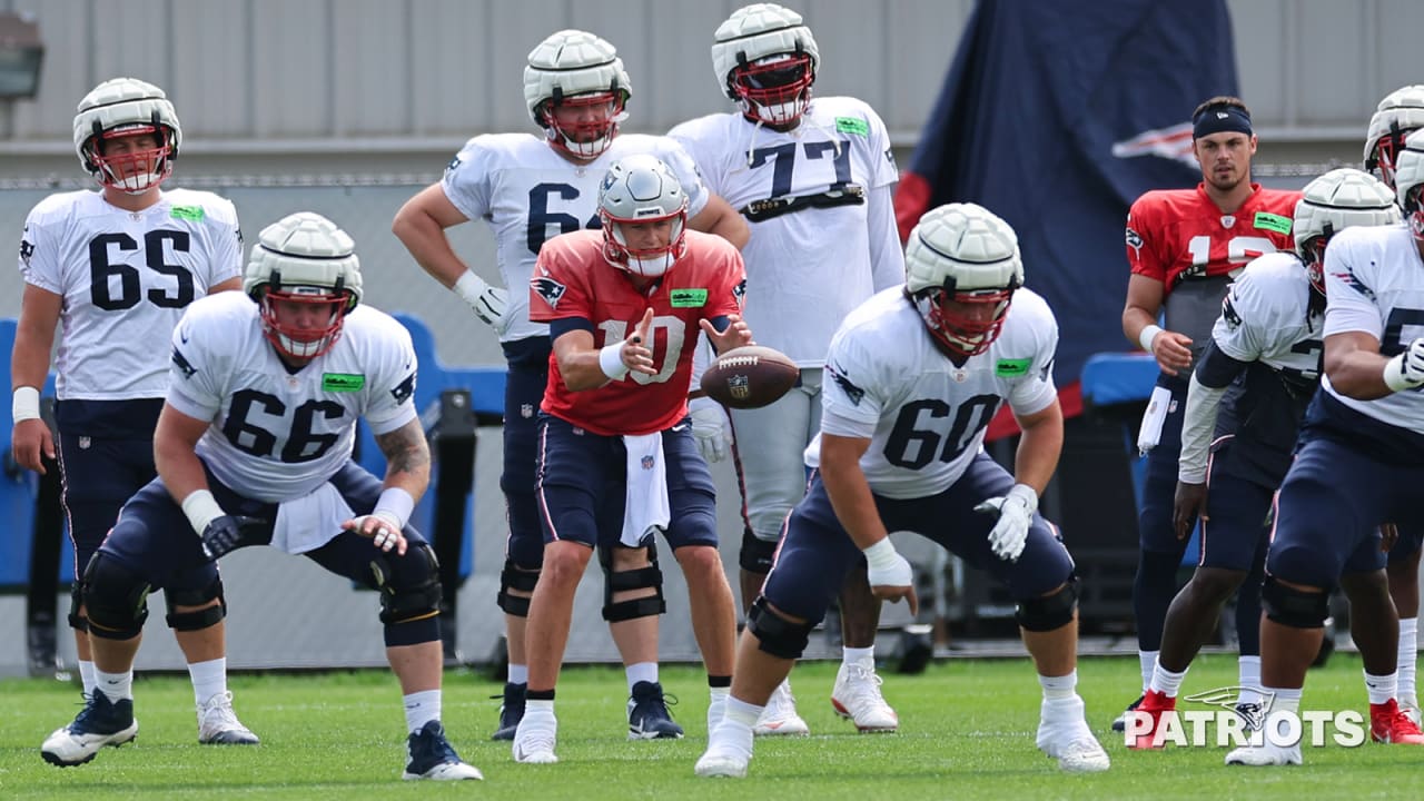 Photos: NFL players lead youth football camp