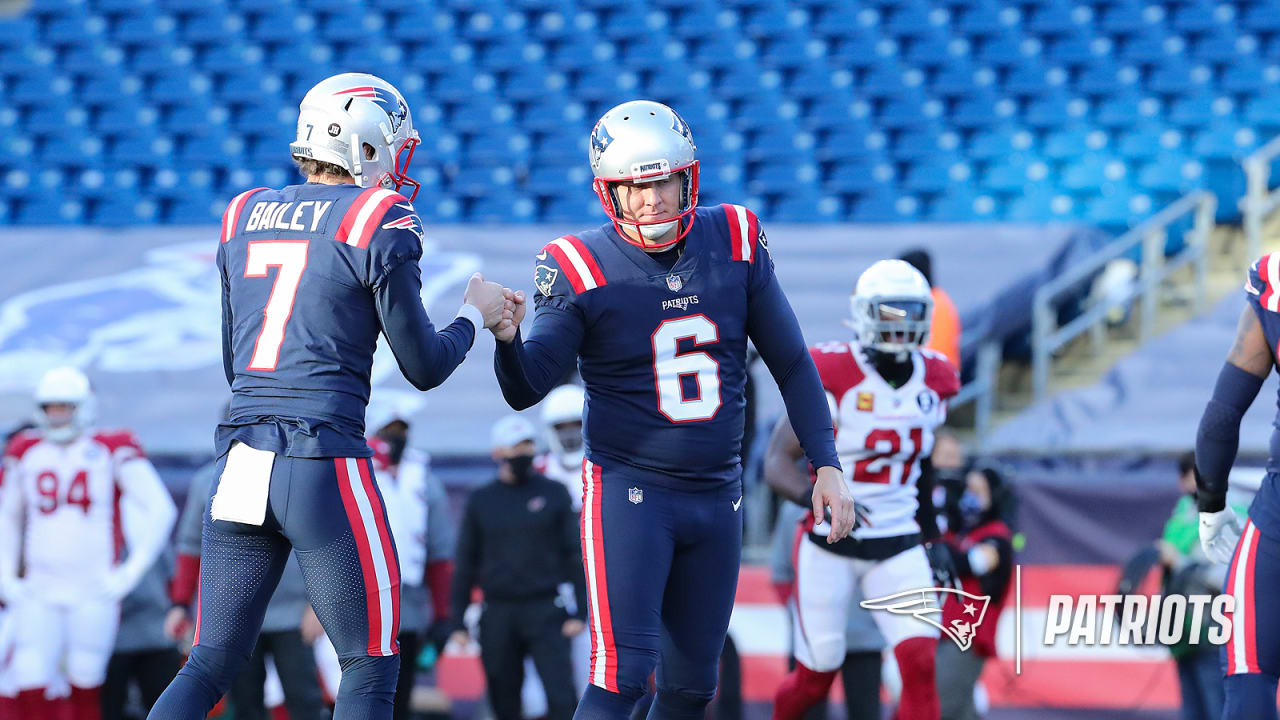 Patriots sign kickers Folk, Rohrwasser to practice squad