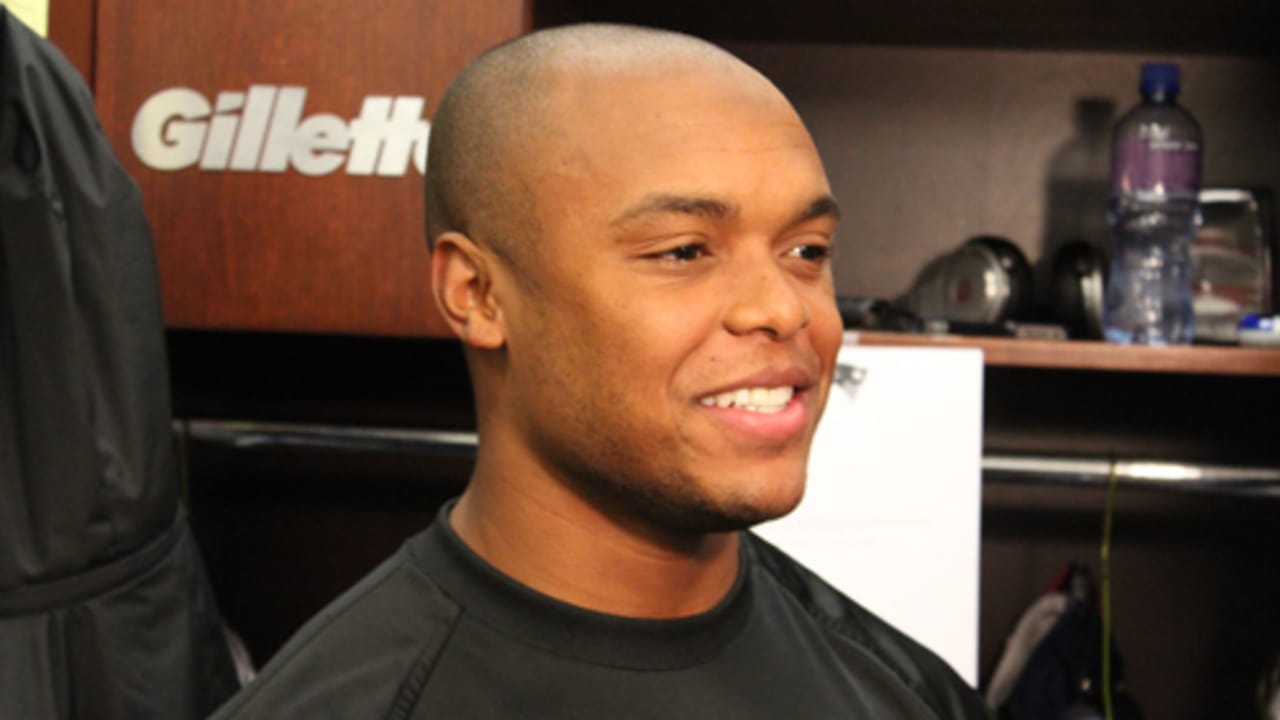 Sterling Moore and Shane Vereen Join Patriots Alumni for "Football For