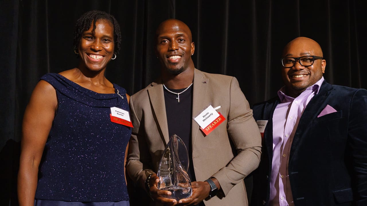 Devin McCourty honored in retirement ceremony at Patriots Hall of Fame -  CBS Boston