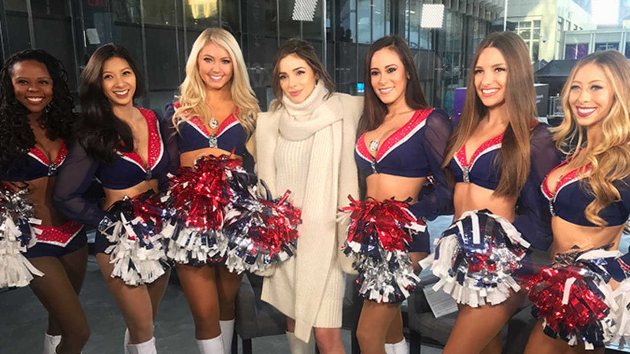 Patriots Cheerleader Victoria & Pat Patriot at the 2023 Pro Bowl